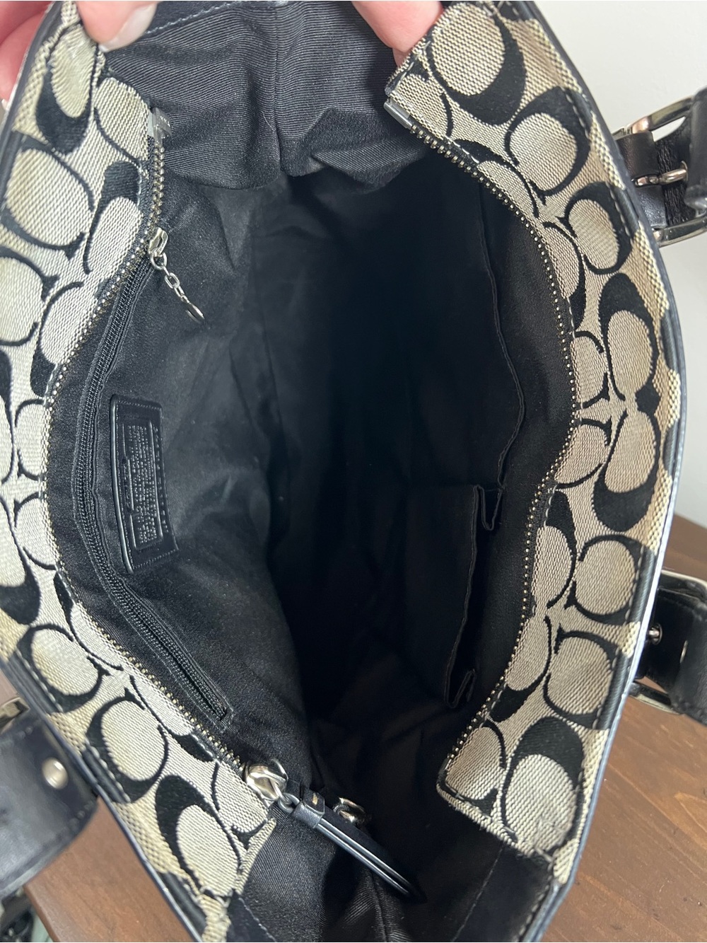 Vintage Coach Hamptons Signature tote bag in black and gray - Picture 5 of 6